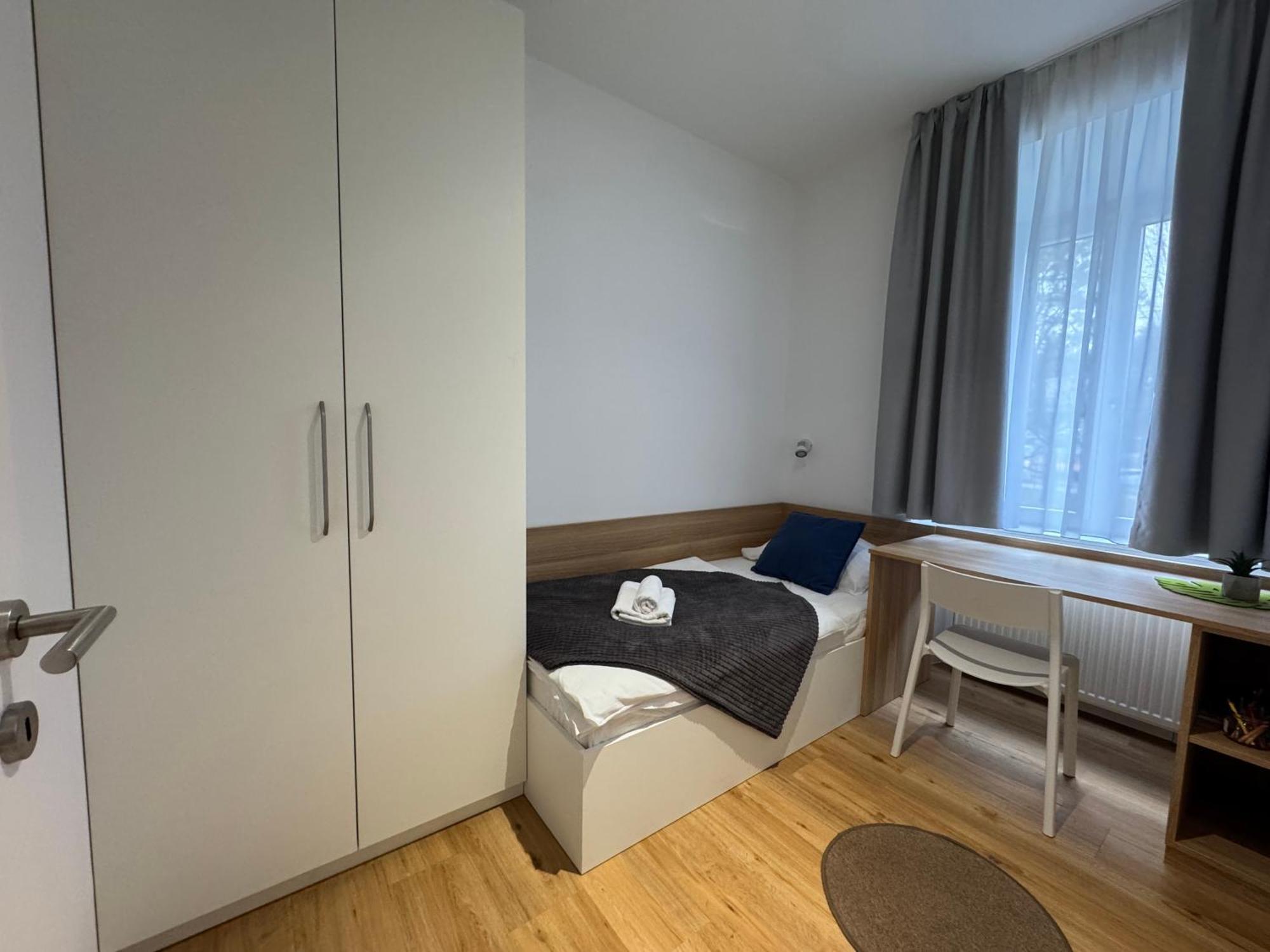 Apartments Tivoli Ljubljana Oda fotoğraf